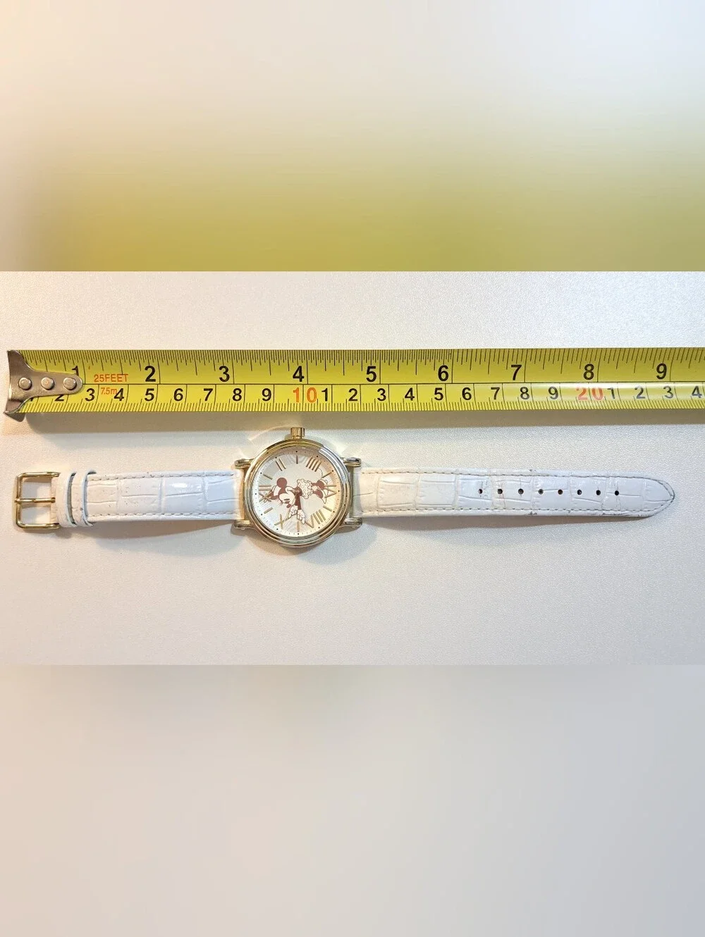 Vintage Disney Minnie Mouse Women's Articulating Hands Watch